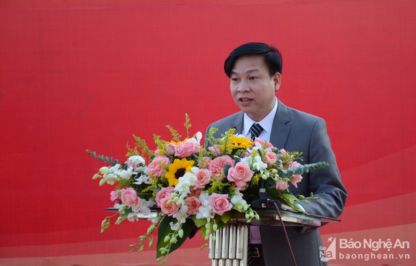 bna_dong_chikhai_mac_trien_lam_anh_thanh_chung3573848_11122021.jpg
