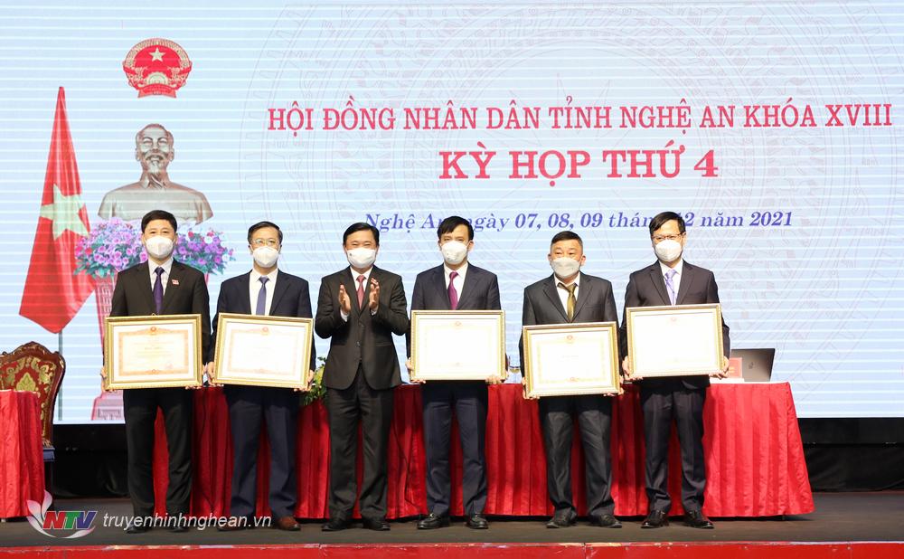 tang_khen_2_20211207114444--n1.jpg