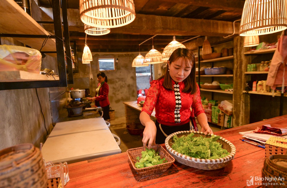 bna_homestay_co_muong_chuan_bi_don_khach_anh_thanh_cuong_15889226_3112022.jpg