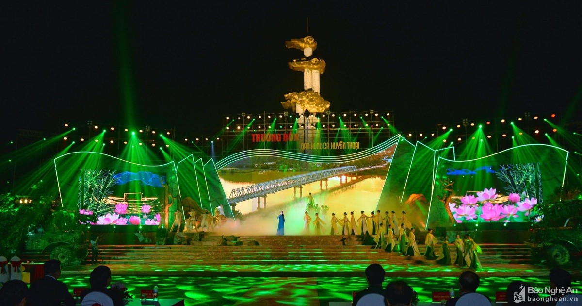 Xúc động Chương trình nghệ thuật 'Truông Bồn - Bản hùng ca huyền thoại'