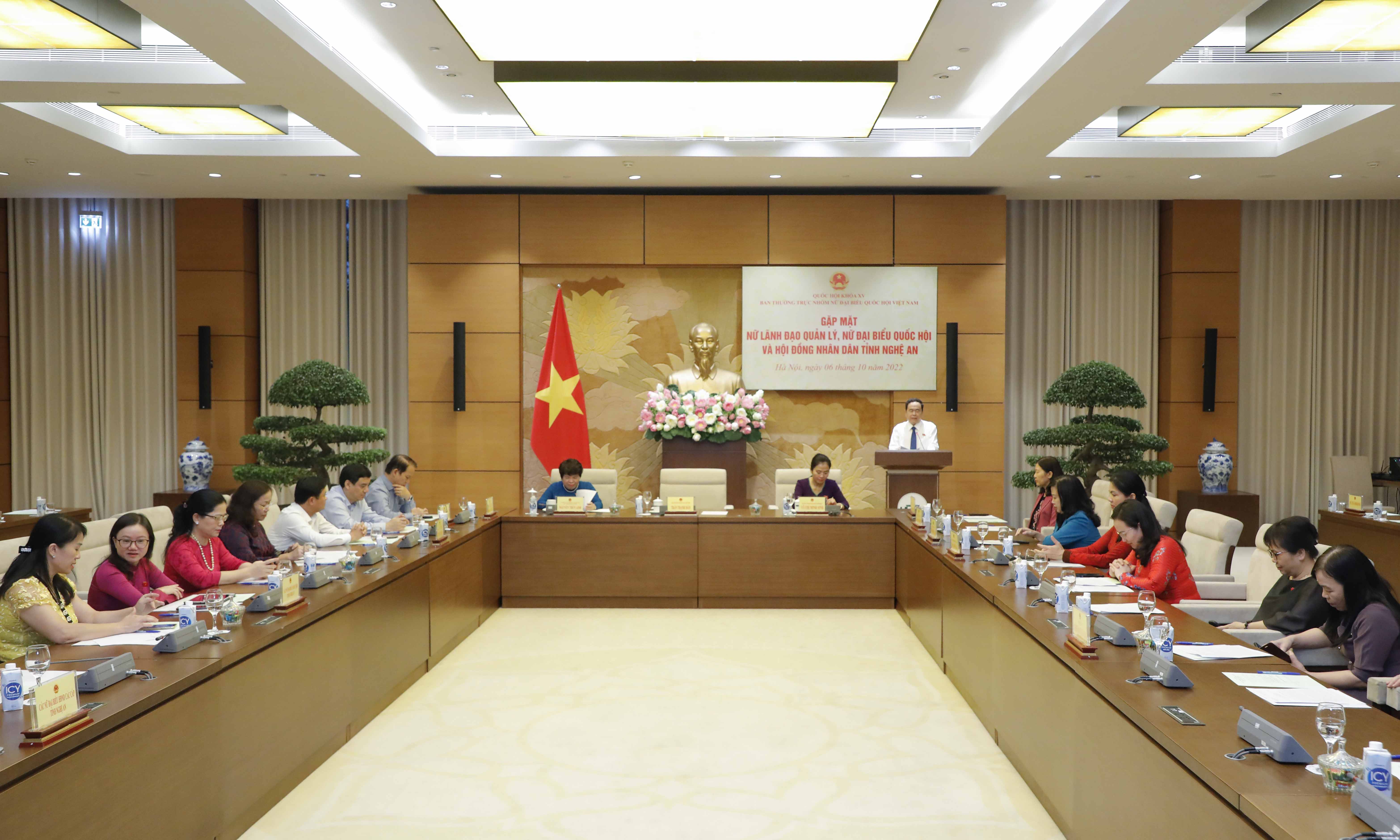 toan-canh-cuoc-gap-mat-1665057686422.jpg