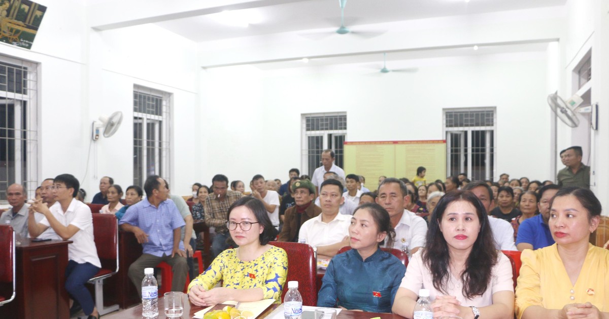 Phó trưởng đoàn Đại biểu Quốc hội Nghệ An tiếp xúc cử tri tại xã Nghi Đức (TP Vinh)