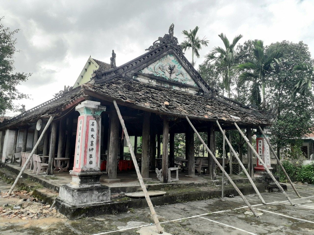 di-tich-dinh-phung-luat-yen-thanh-hien-xuong-cap-nghiem-trong.jpg