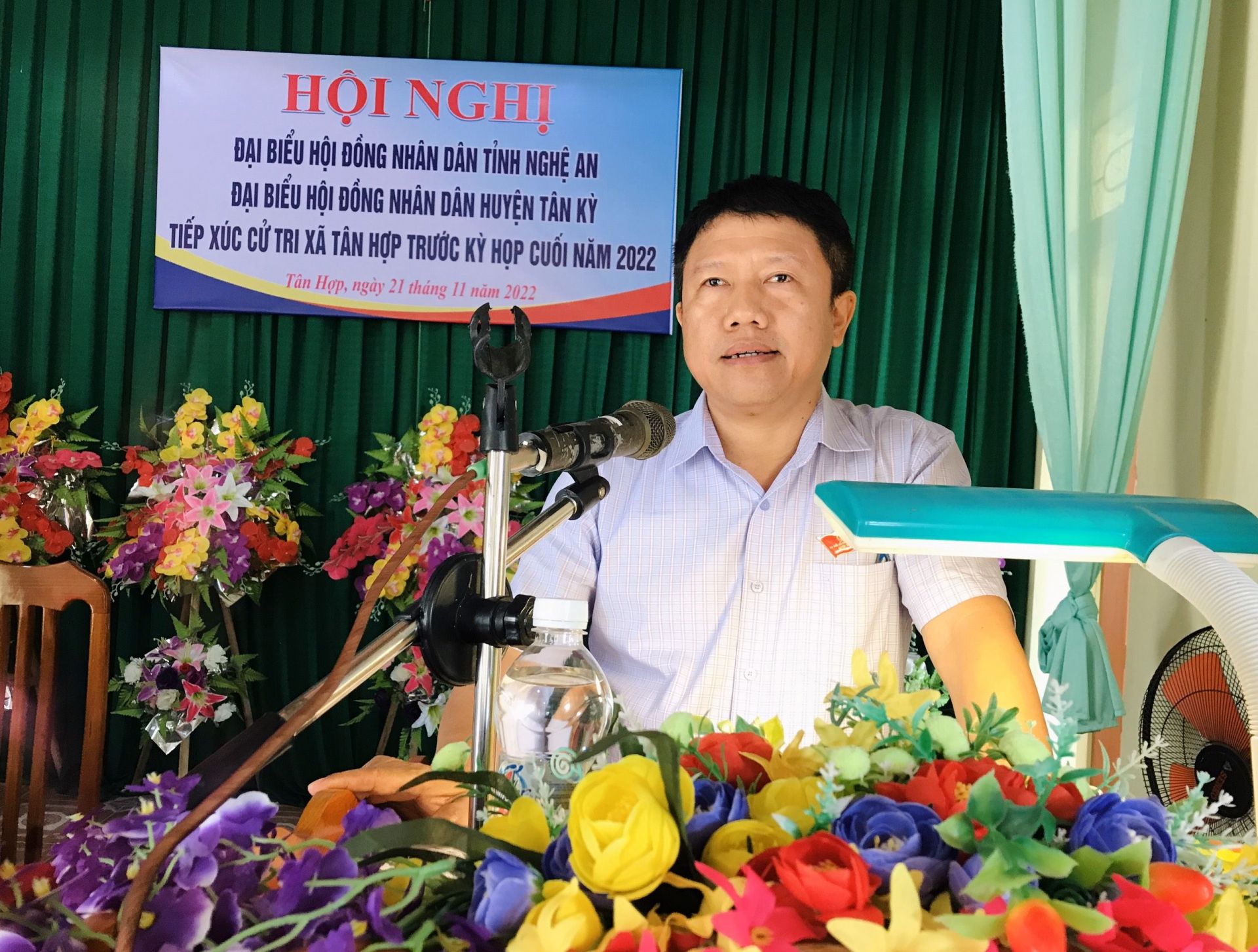 ong-nguyen-hong-son-pho-chu-tich-ubnd-huyen-tan-ky-tra-loi-nhung-y-kien-cua-cu-tri-thuoc-tham-quyen.jpg