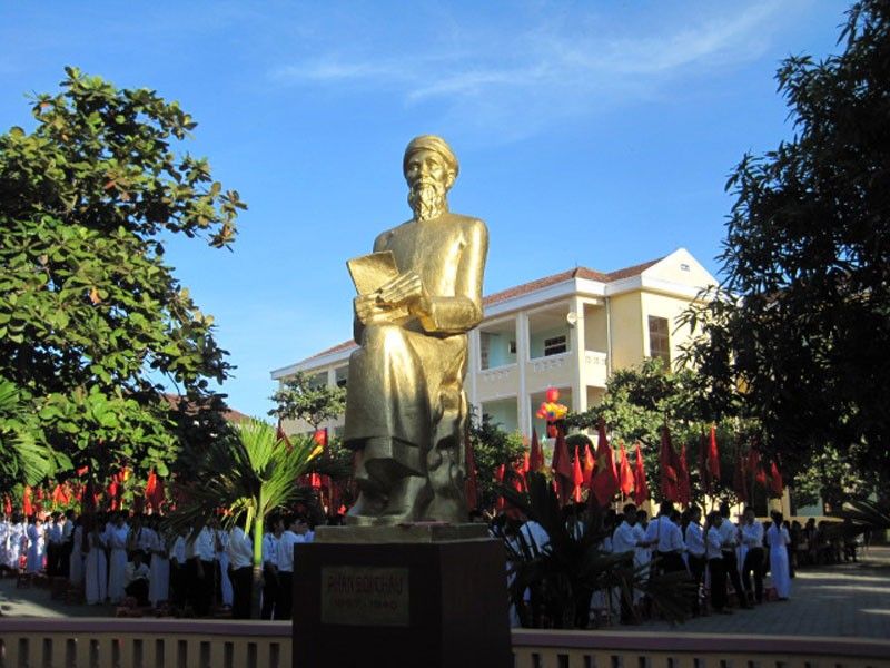 tuong-cu-phan-boi-chau-dat-tai-truong-thpt-chuyen-phan-boi-chau-5825--n1.jpg