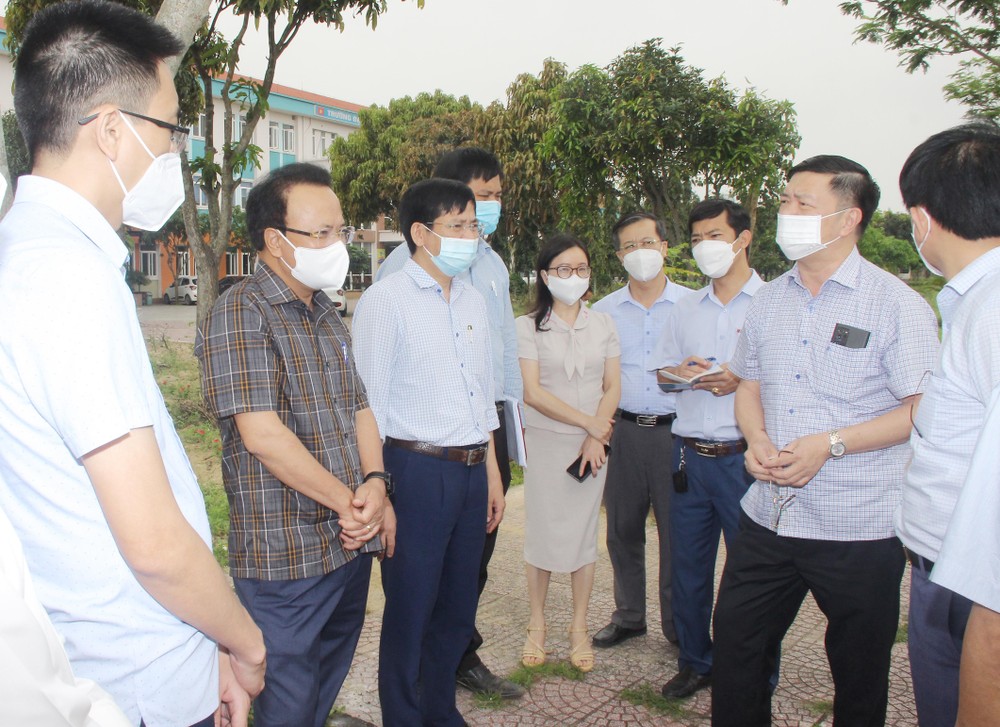 doan-giam-sat-cua-hdnd-tinh-khao-sat-truc-tiep-mot-so-du-an-cham-tien-do-tren-dia-ban-thi-xa-anh-mai-hoa-6188.jpg