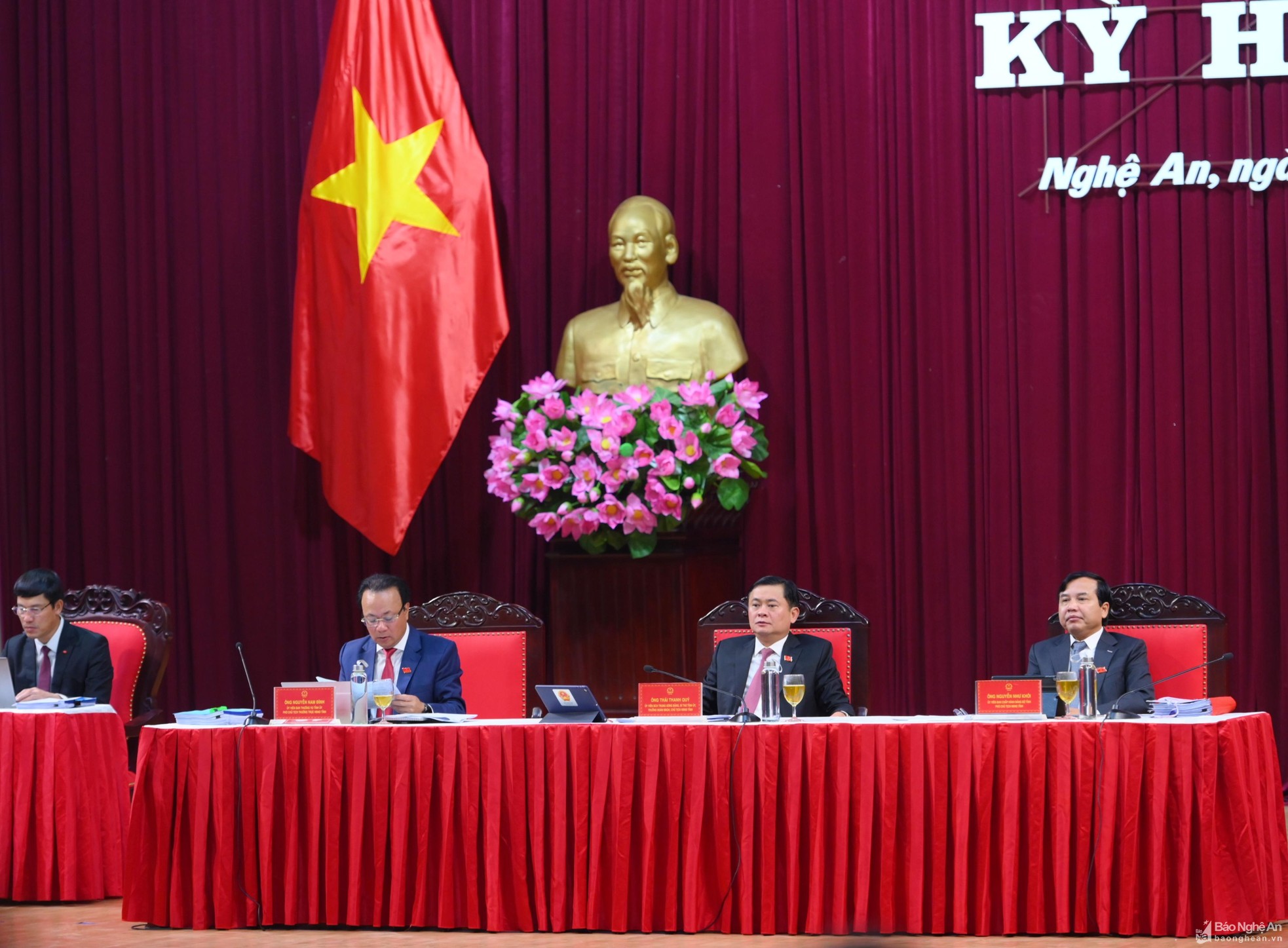 bna-2210-01-5851.jpg