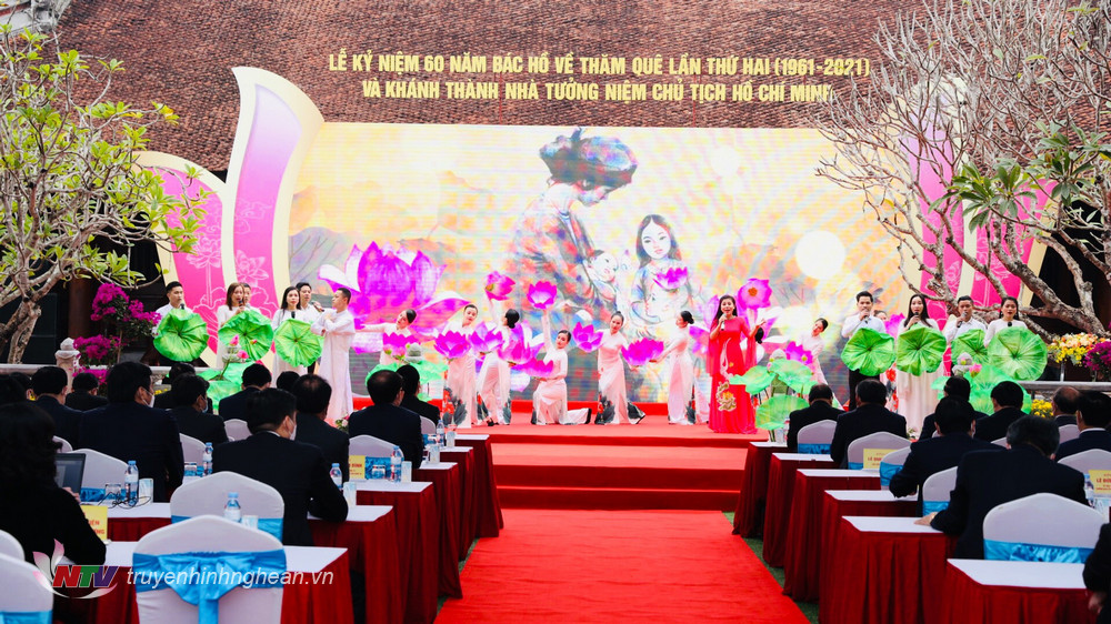 nghe_an_to_chuc_trong_the_le_ky_niem_60_nam_ngay_bac_ho_ve_tham_que_lan_thu_2_8121961_-_8122021_20220131091123.jpg