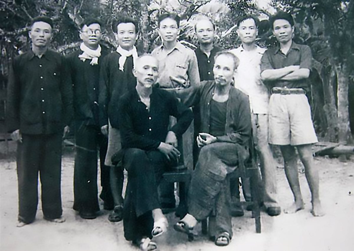 mot-so-thanh-vien-hoi-dong-chinh-phu-khang-chien-1947.jpg