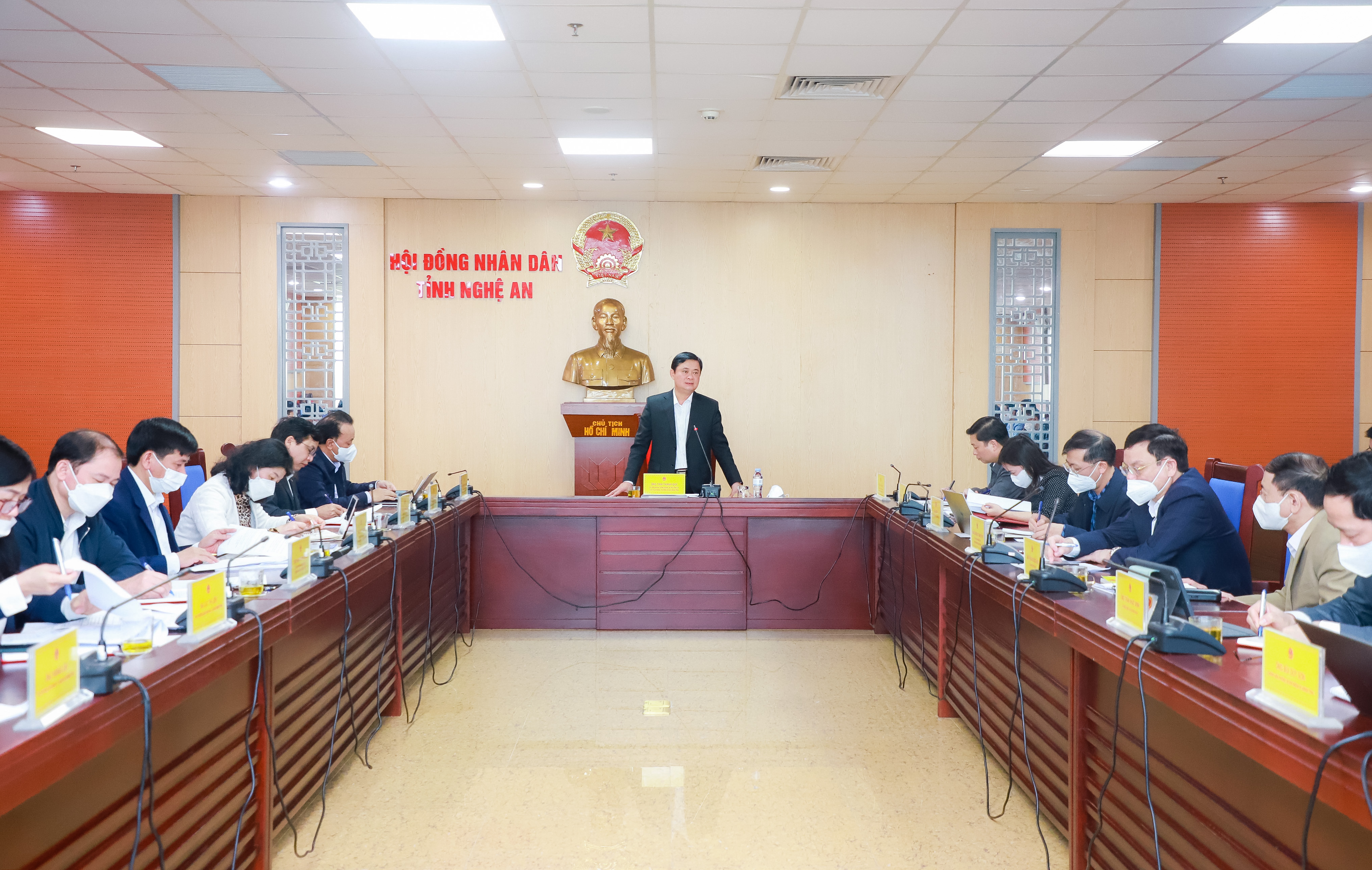 4--Toan-canh-phien-hop-thuong-ky-thang-2-2022-cua-Thuong-truc-HDND-tinh-1.JPG