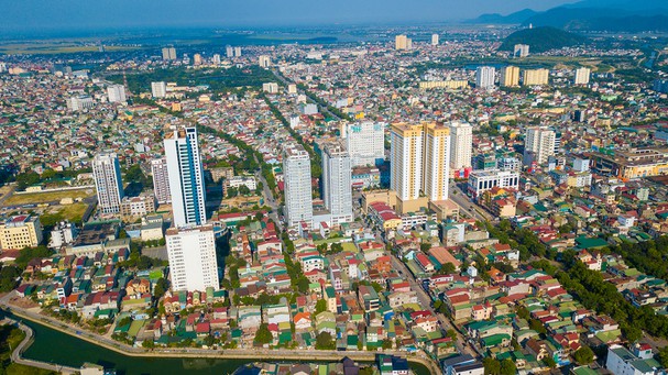 1__toan_canh_khu_vuc_trung_tam_thanh_pho_vinh_anh_le_thang3987801_2242022.jpg