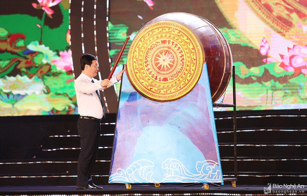 Tưng bừng khai mạc Lễ hội du lịch Cửa Lò năm 2022