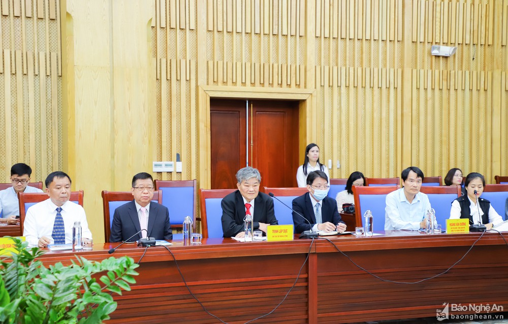 bna_ju_teng7892764_1652022.jpg