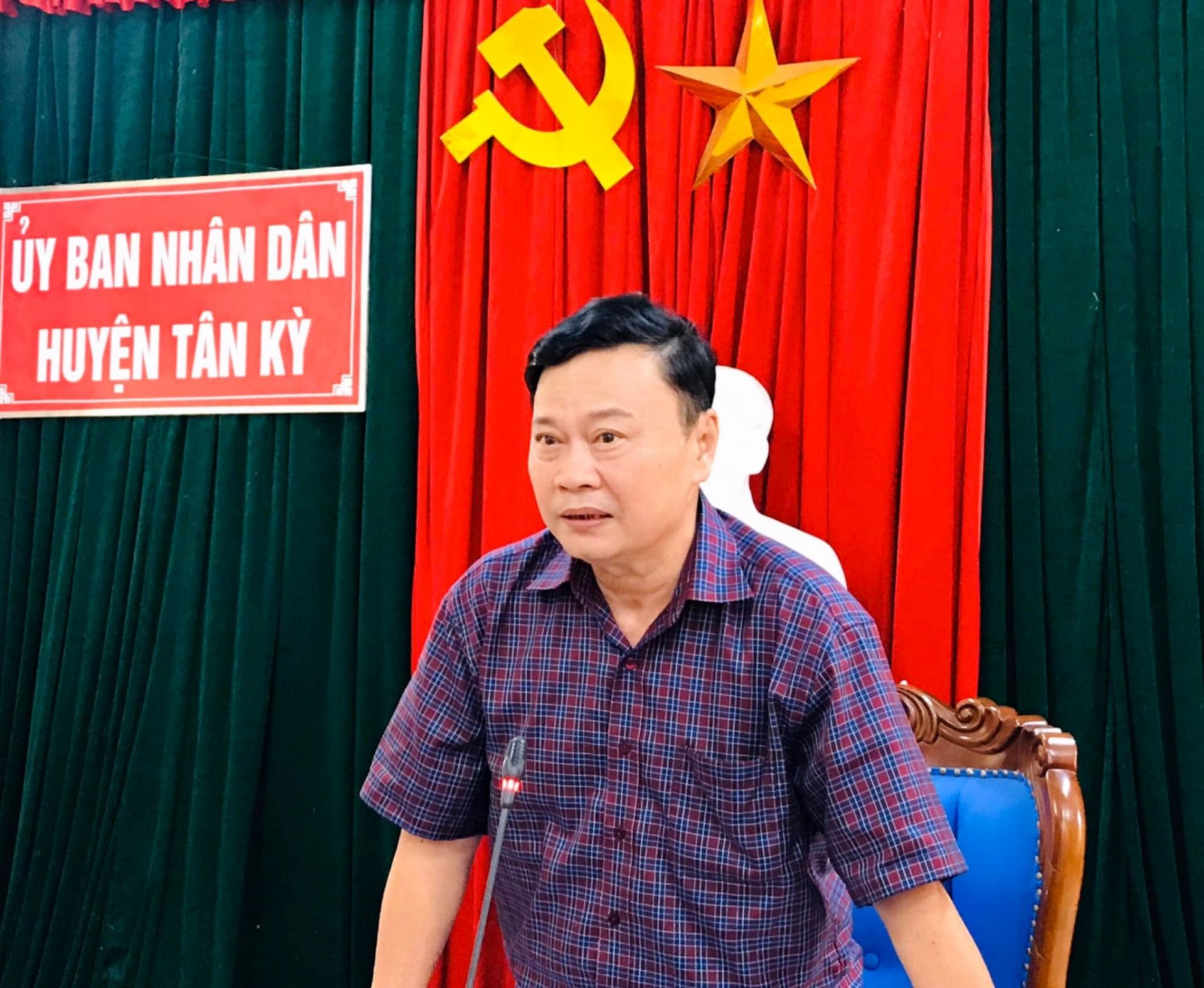 dong-chi-bui-thanh-bao-tinh-uy-vien-bi-thu-huyen-uy-chu-tich-hdnd-huyen-khai-mac-hoi-nghi-1.jpg
