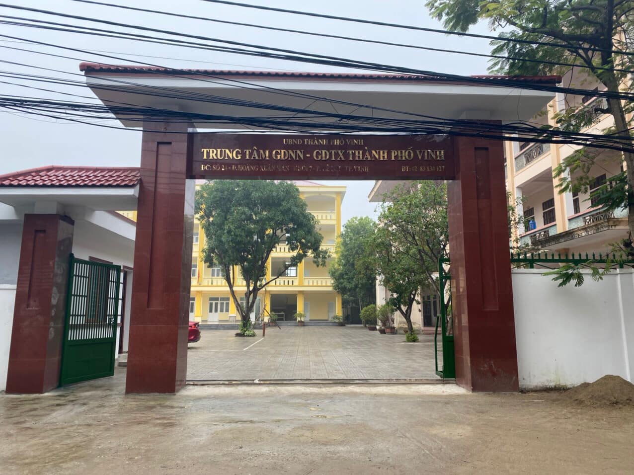trung-tam-giao-duc-nghe-nghiep---giao-duc-thuong-xuyen-thanh-pho-vinh-mac-du-duoc-xay-dung-rat-khang-trang-nhung-chua-duoc-dau-tu-co-so-vat-chat-trang-thiet-bi-day-nghe-1.jpg