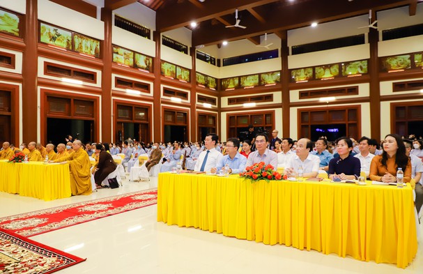 cac_dai_bieu_du_le4177344_852022.jpg