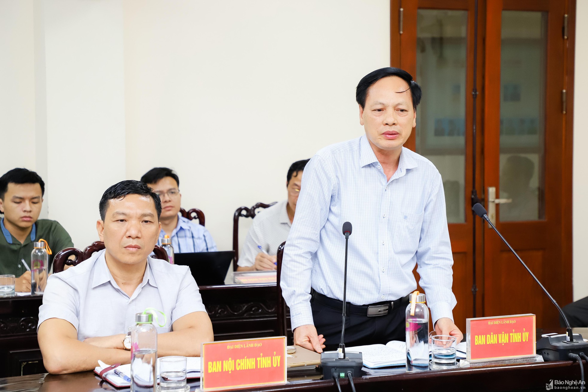 bna-ban-dan-van-4011.jpg