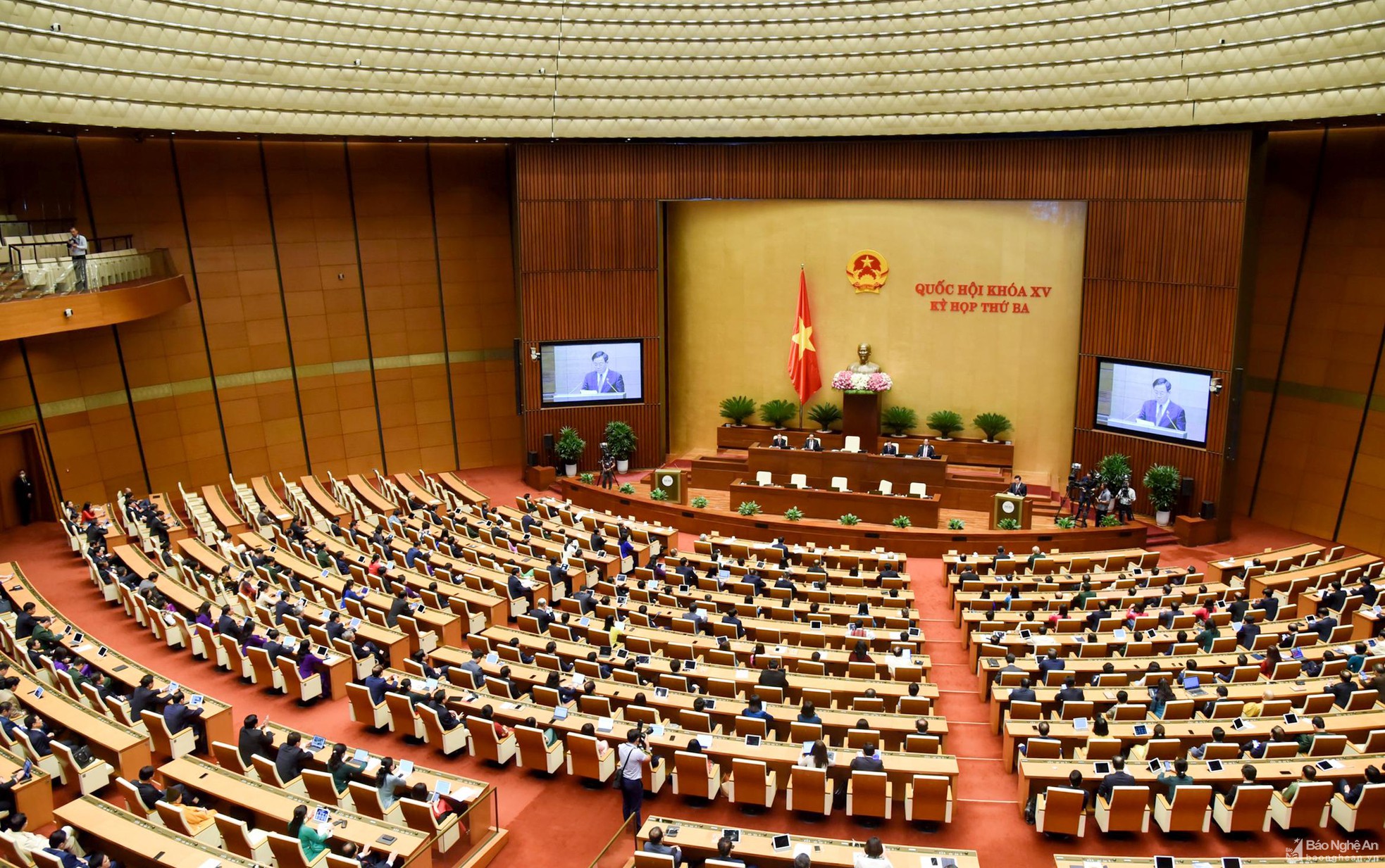 bna-toan-canh-phien-be-mac-ky-hop-thu-3-quoc-hoi-khoa-xv-tai-hoi-truong-dien-hong-nha-quoc-hoi-anh-quang-khanh-9506.jpg