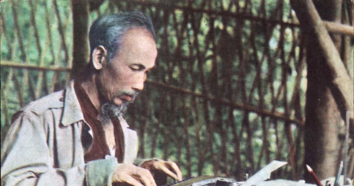 Bác Hồ với tờ báo làm công tác địch vận