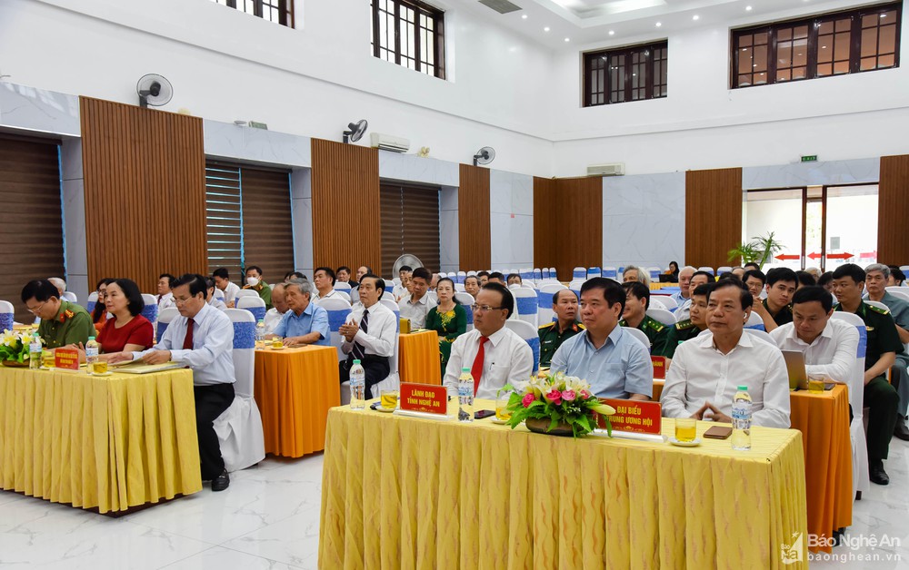bna-dbieu-2159.jpg