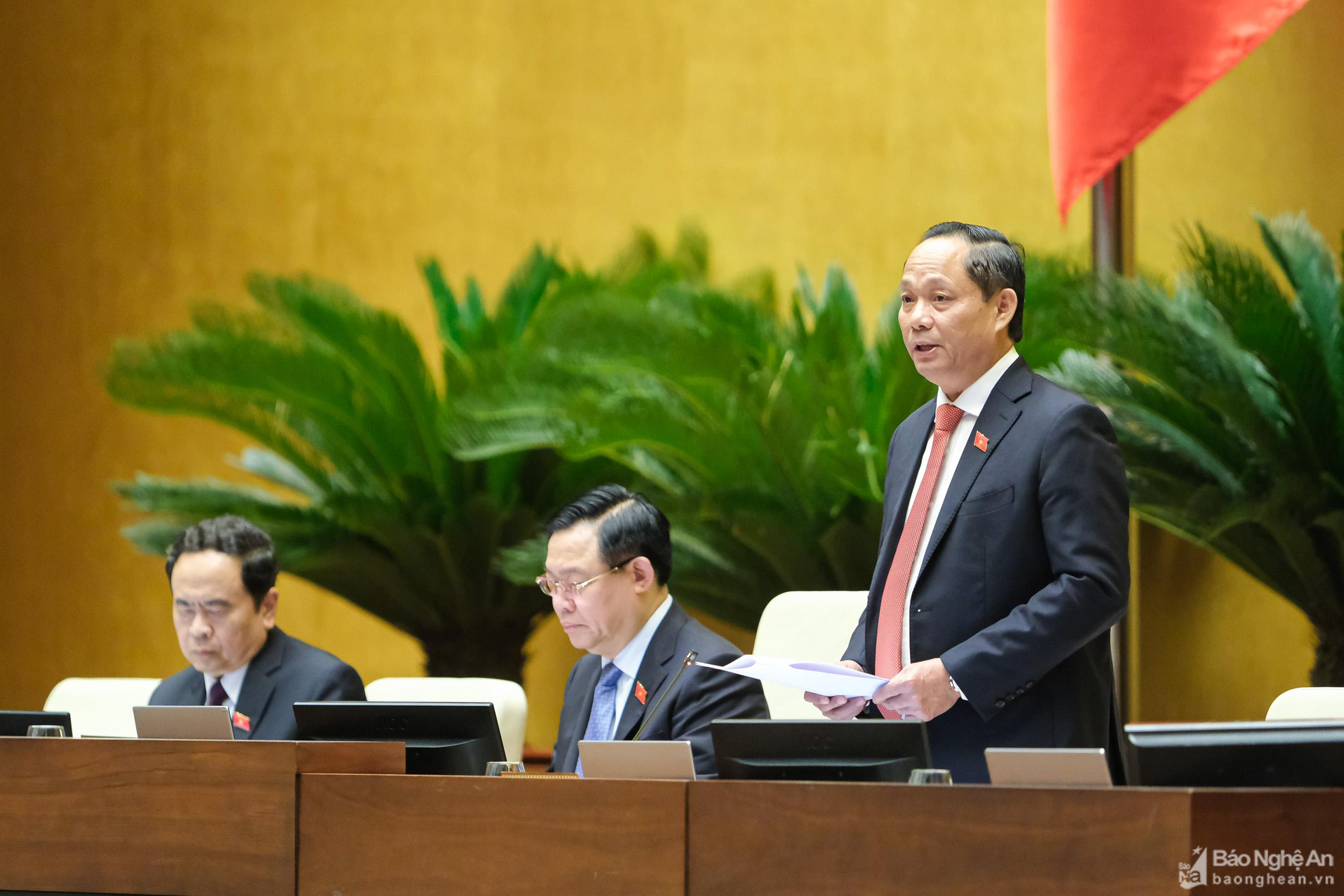 pho-chu-tich-quoc-hoi-tran-quang-phuong-1-2281.png