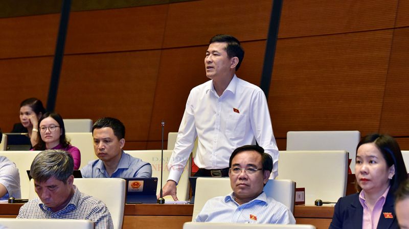 ĐBQH Thái Văn Thành (Đoàn ĐBQH tỉnh Nghệ An) đồng tình đưa sách giáo khoa vào danh mục quản lý giá