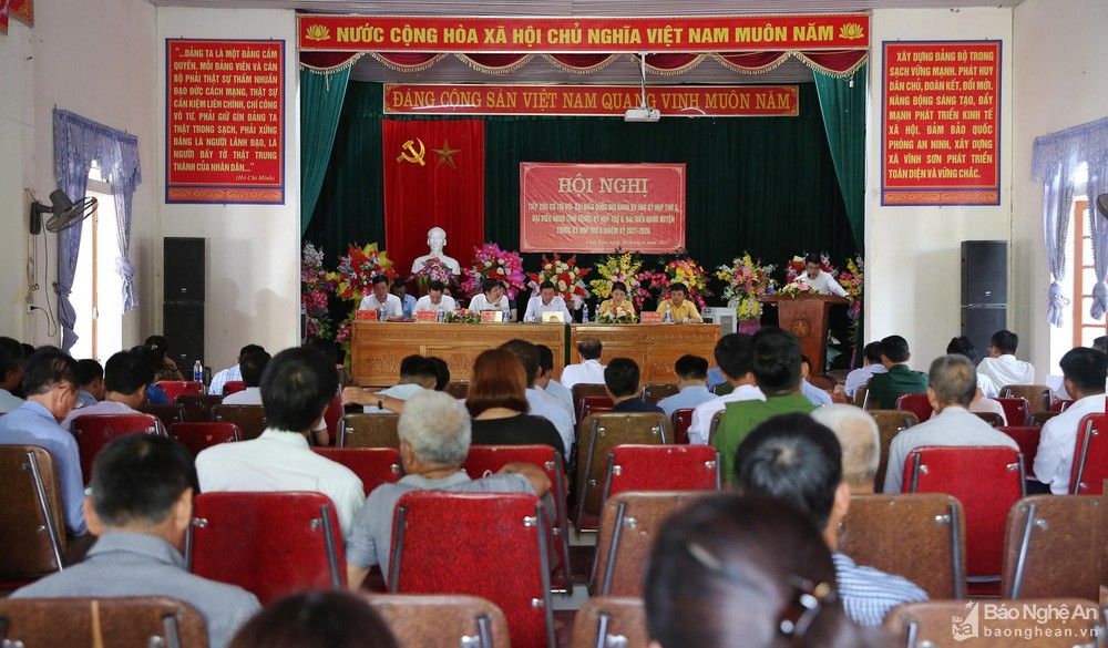 Đại biểu Quốc hội và Hội đồng nhân dân tỉnh tiếp xúc cử tri tại huyện Anh Sơn