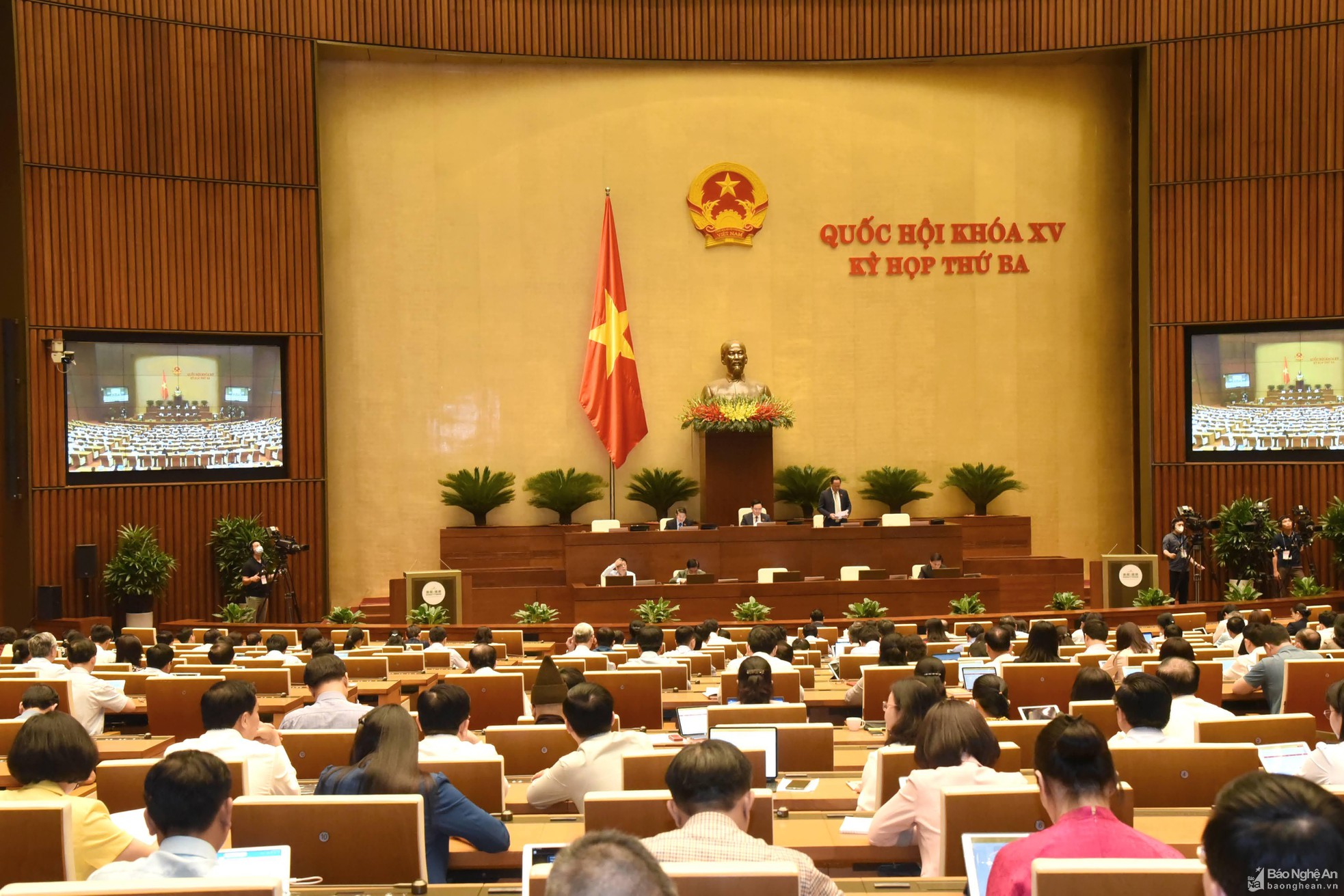 bna-toan-canh-phien-lam-viec-chieu-6-6-6-tai-hoi-truong-dien-hong-nha-quoc-hoi-anh-quang-khanh-3901.jpg