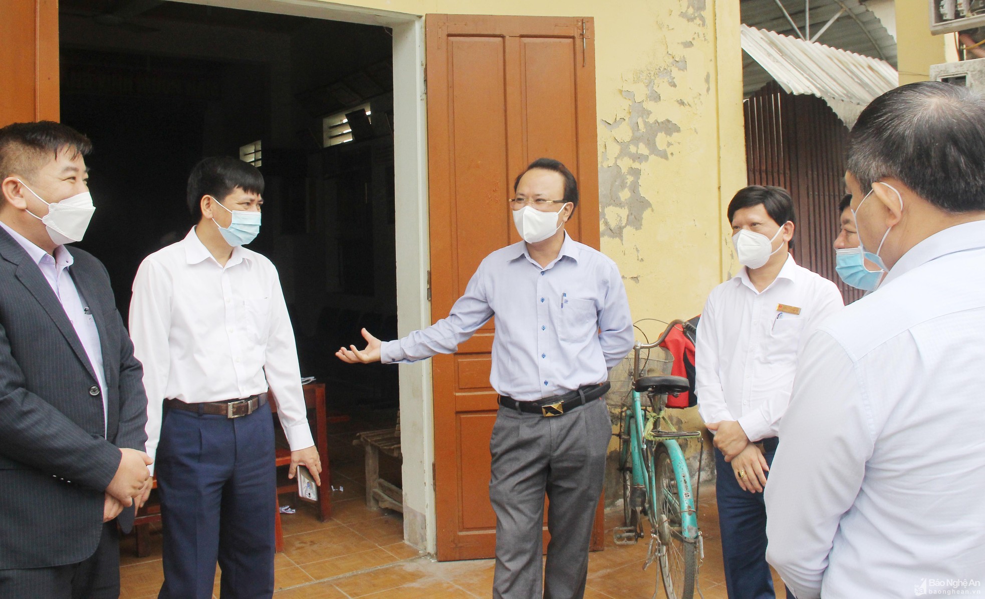 bna-doan-cong-tac-cua-thuong-truc-hdnd-tinh-khao-sat-truc-tiep-co-so-vat-chat-van-hoa-khoi-quang-trung-thi-tran-nam-dan-7403.jpg