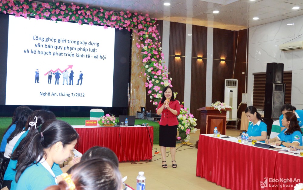 bna-tien-sy-nguyen-thi-mai-hoa-pho-chu-nhiem-uy-ban-van-hoa-giao-duc-cua-quoc-hoi-chia-se-ve-van-de-long-ghep-gioi-trong-xay-dung-chuong-trinh-ke-hoach-phat-trien-kinh-te-xa-hoi-anh-my-ha2-9842--n1.jpg