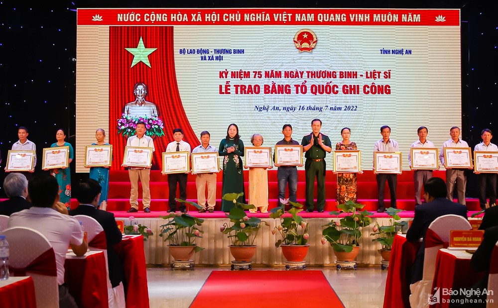 bna-anhxuantraoquyetdinh-5097.jpg