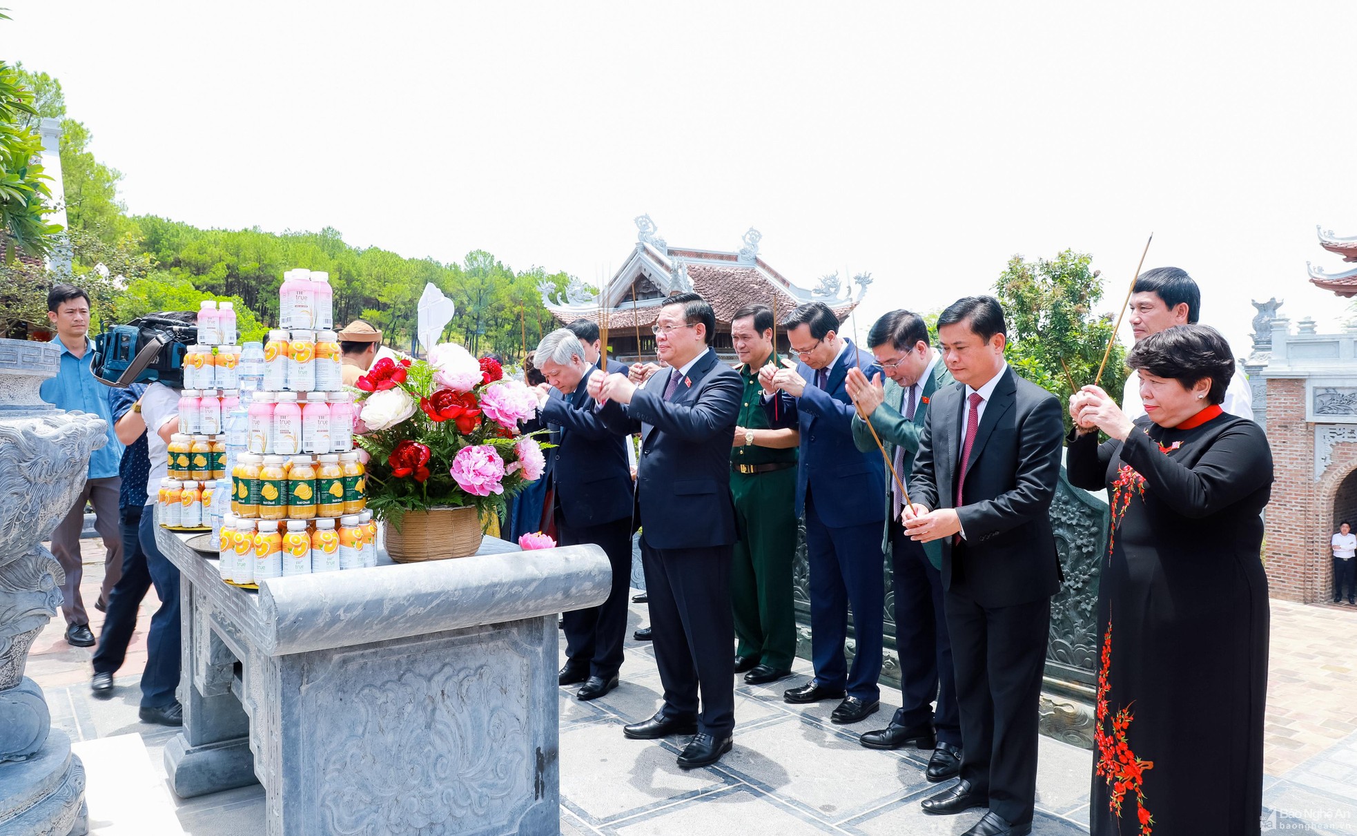 bna-den-chung-sonimg-5935-1405.jpg