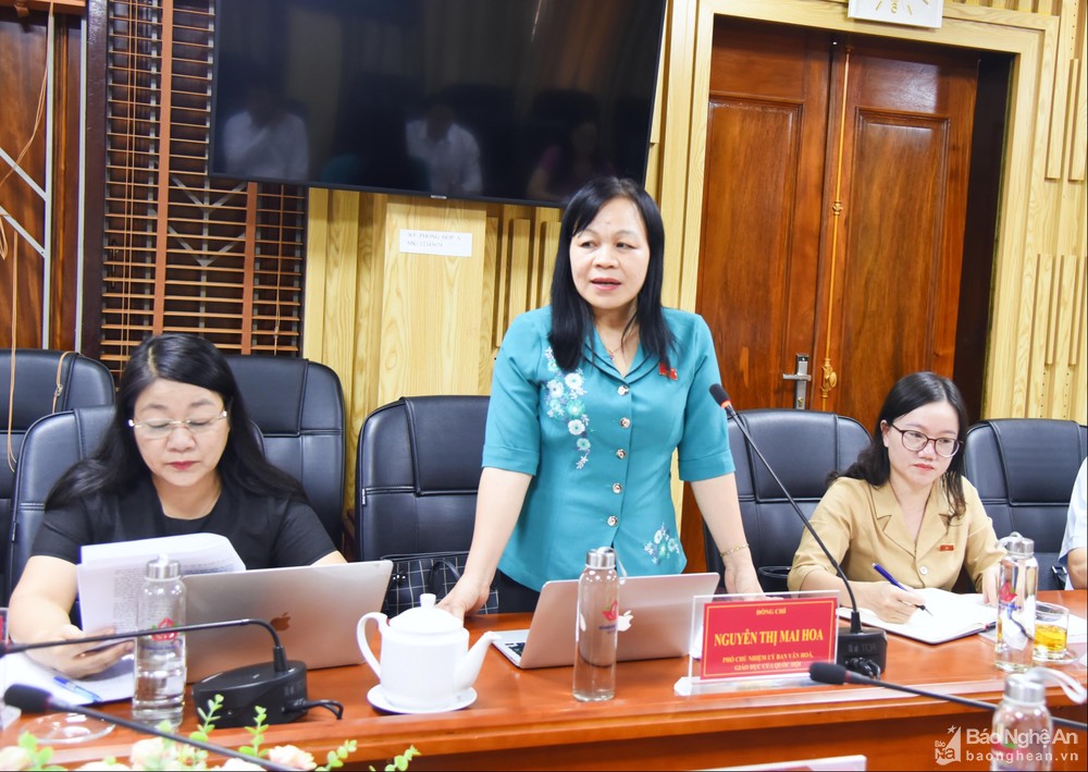 bna-dong-chi-nguyen-thi-mai-hoa-pho-chu-nhiem-uy-ban-vhgd-cua-quoc-hoi-tiep-thu-kien-nghi-cua-cac-so-nganh-anh-thanh-le-2541.jpg