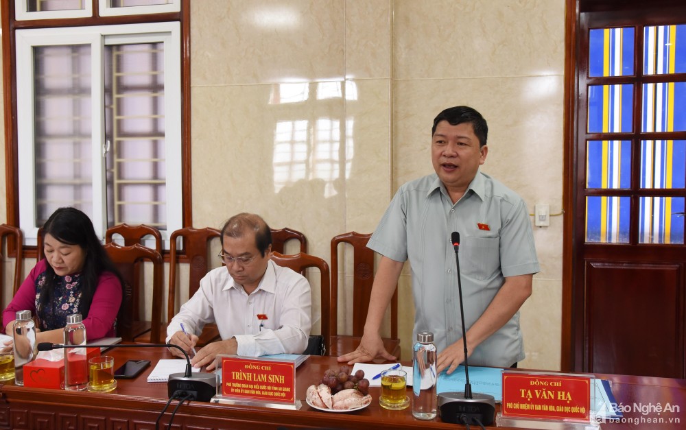 bna-dong-chi-ta-van-ha-phat-bieu-thanh-le-3667.jpg