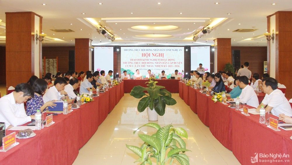 hoi-nghi-trao-doi-kinh-nghiem-hoat-dong-thuong-truc-hdnd-cap-huyen-cum-1.jpg