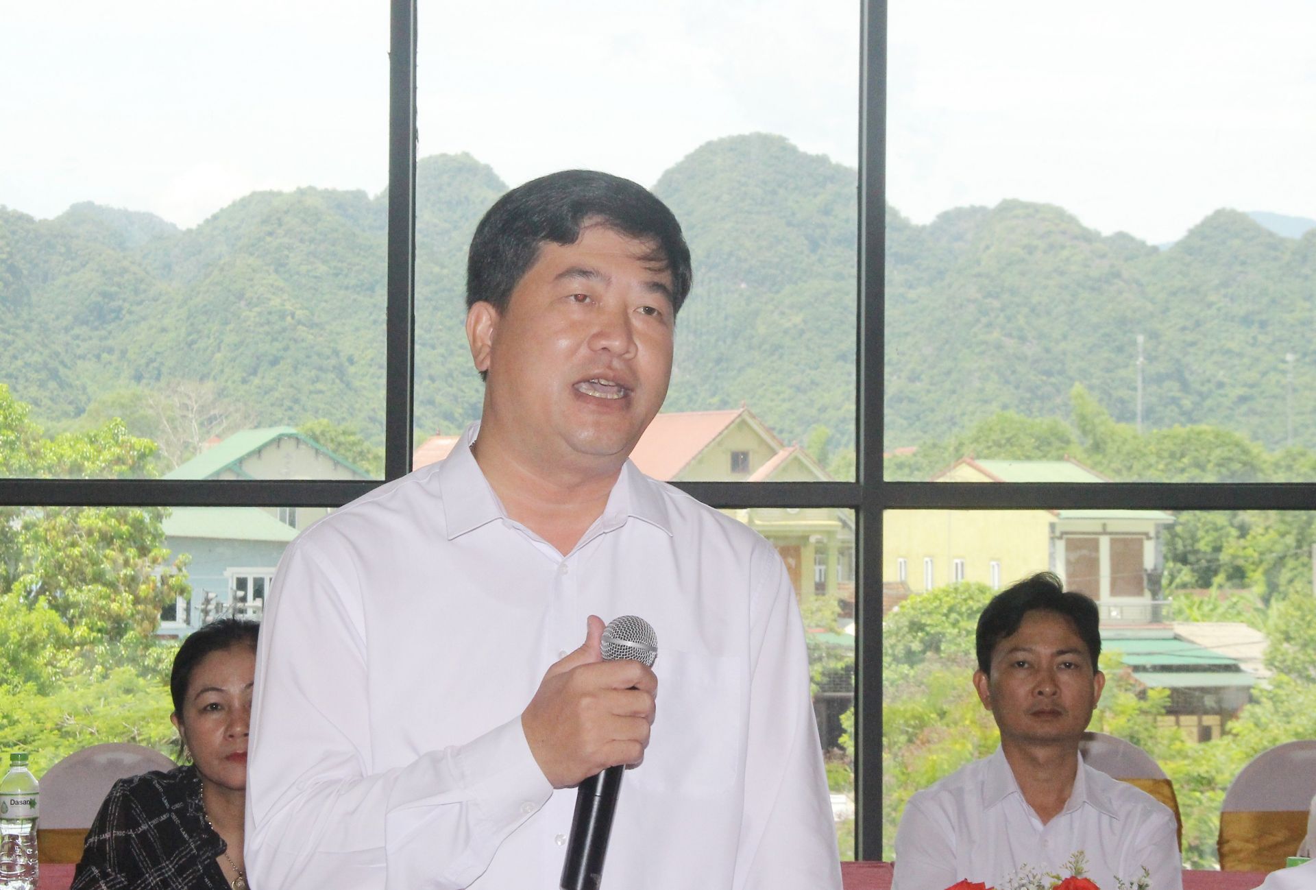 dong-chi-nguyen-huu-sang---bi-thu-huyen-uy-chu-tich-hdnd-huyen-anh-son.jpg