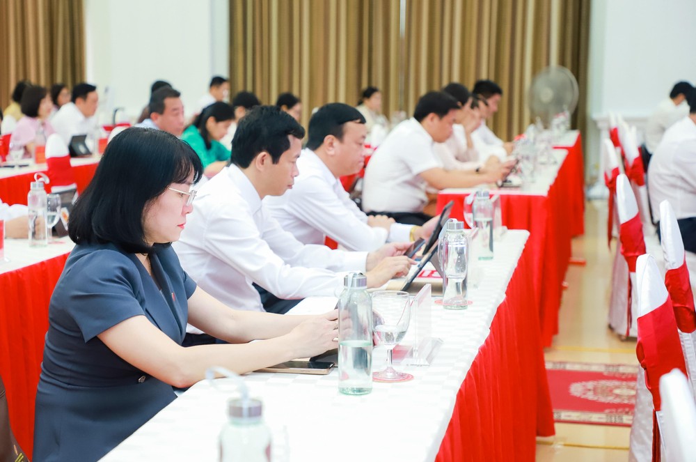 bnaimg0144-1751--n1.jpg