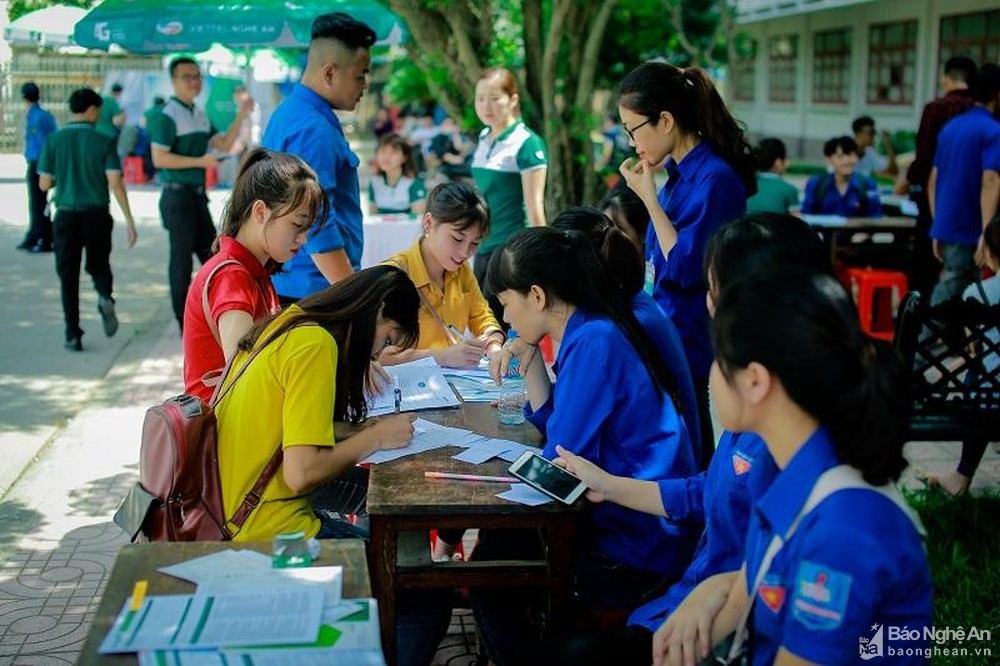 bna-cac-tan-sinh-vien-den-nhap-hoc-tai-truong-dai-hoc-vinh-anh-pv-2007--n1.jpg