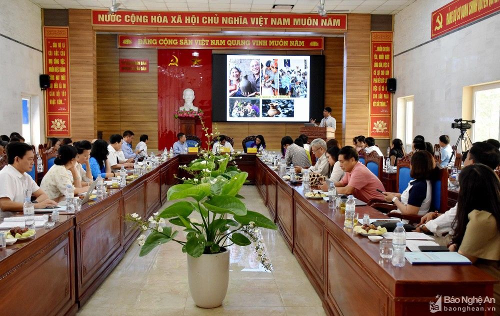 hoi-thao.jpg