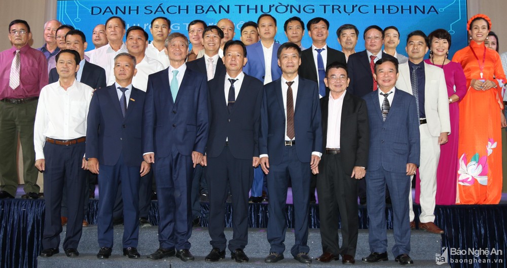 bna-3-ra-mat-ban-thuong-truc-8198.jpg