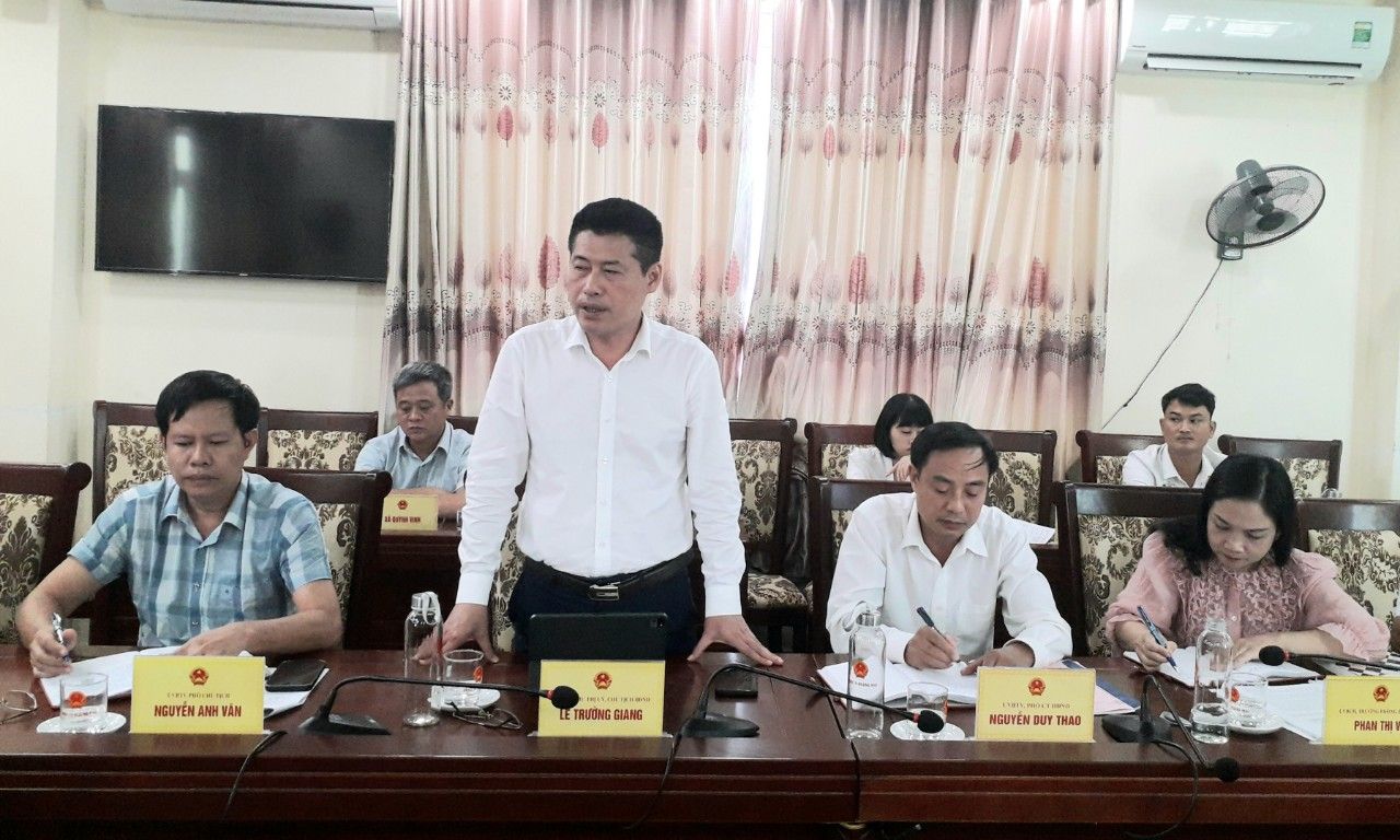 dong-chi-le-truong-giang---bi-thu-thi-uy-hoang-mai-phat-bieu-tai-buoi-lam-viec.jpg