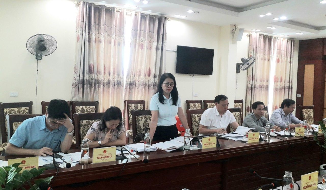dong-chi-luc-thi-lien---pho-truong-ban-van-hoa---xa-hoi-neu-mot-so-van-de-nhat-la-viec-no-cham-dong-bhxh-cua-doanh-nghiep.jpg