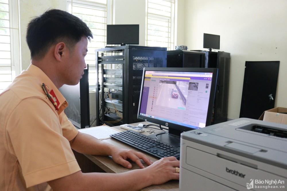 ra-soat-phuong-tien-vi-pham-toc-do-tu-he-thong-camera-phat-nguoi-tren-quoc-lo-1a-anh-tu-lieu-dc-4118.jpg