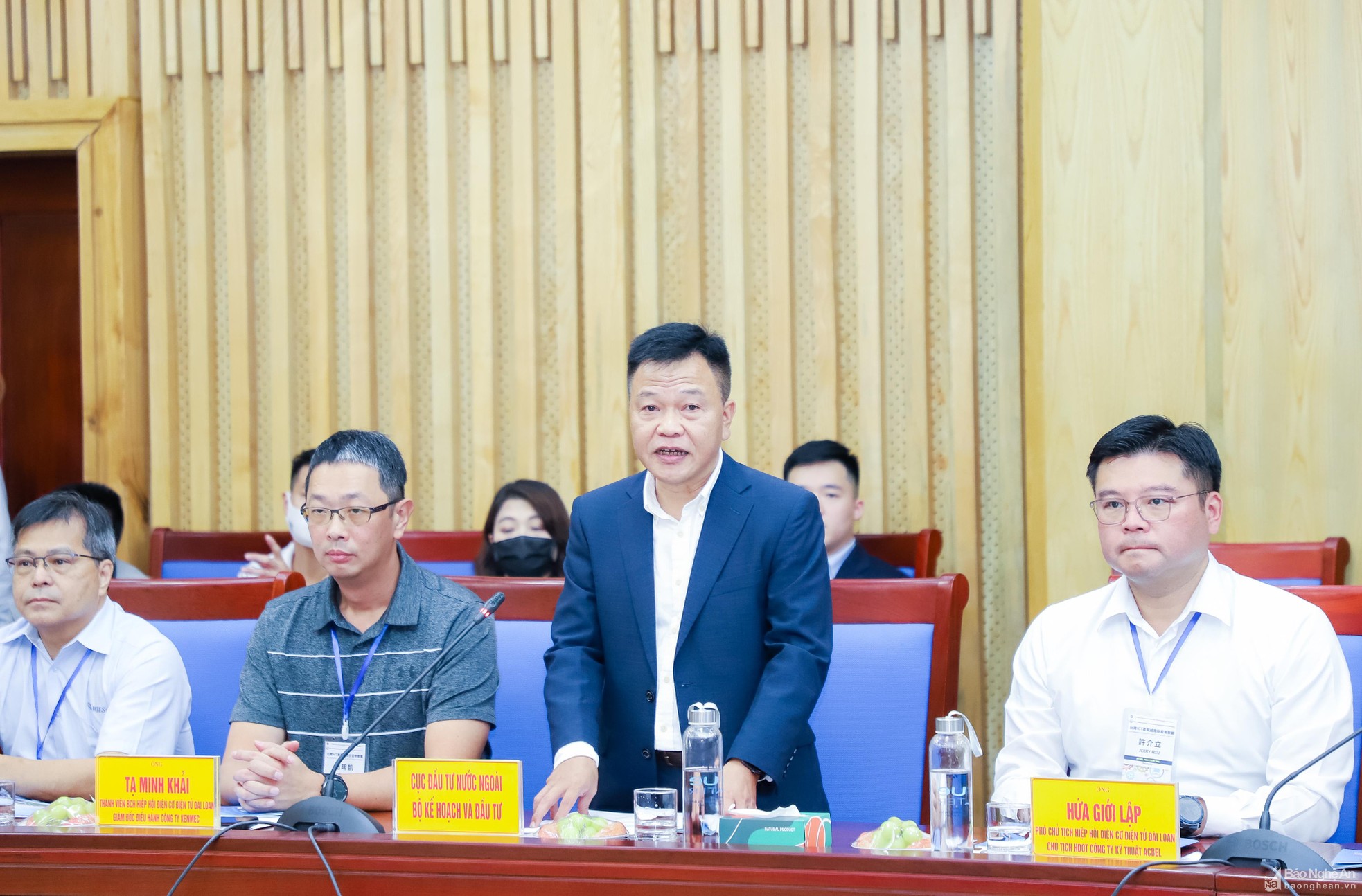 bna-dai-dien-cuc-dau-tu-nuoc-ngoai-bo-ke-hoach-va-dau-tu-phat-bieu-tai-buoi-lam-viec-8739.jpg