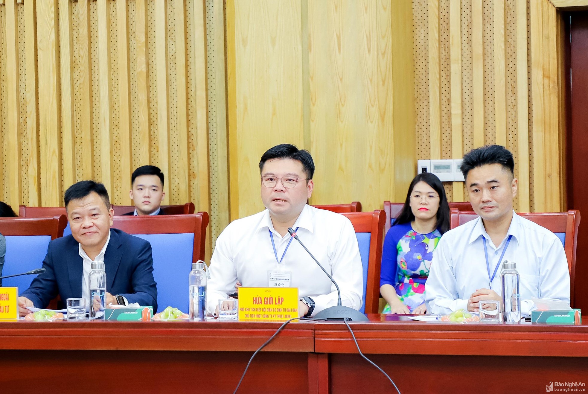 bna-pho-chu-tich-hiep-hoi-doanh-nghiep-dien-tu-dien-co-dai-loan-phat-bieu-tai-buoi-lam-viec-2716.jpg