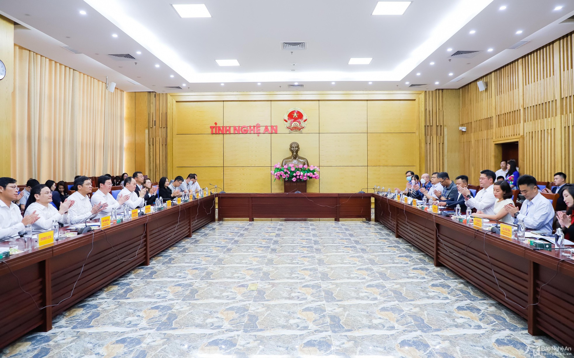 bna-quang-canh-buoi-lam-viec-giua-ubnd-tinh-nghe-an-voi-doan-doanh-nghiep-dai-loan-1272.jpg