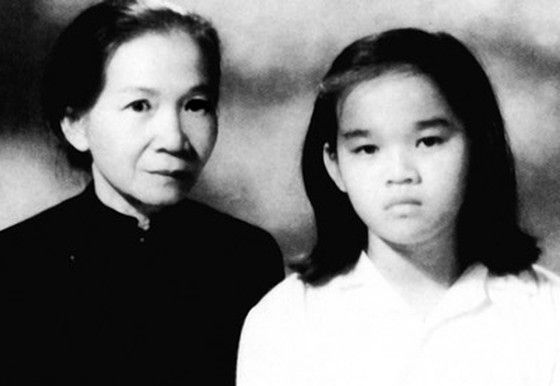 7--ba-le-nguyen-hong-minh-luc-con-nho-va-me-nuoi-ba-dang-thi-du-vo-ong-duong-bach-mai--anh-sggp-org-vn-.jpg