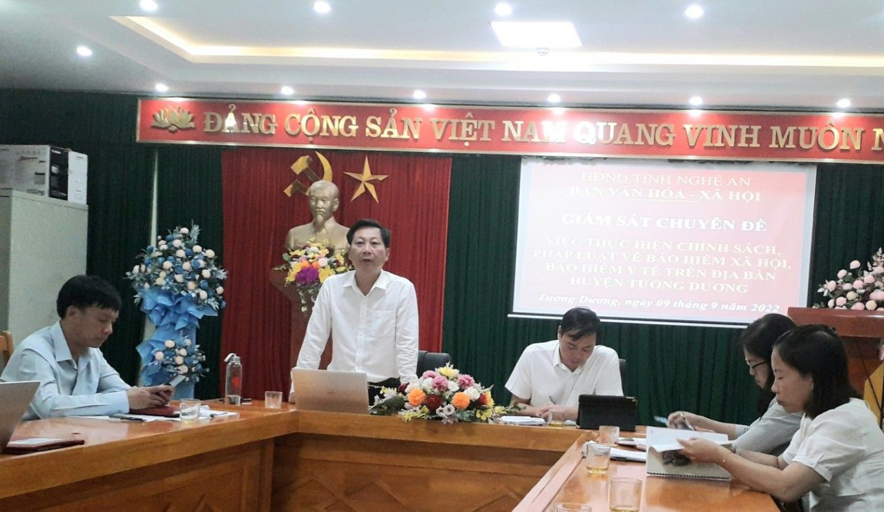 dong-chi-lo-thanh-nhat-pho-chu-tich-ubnd-huyen-tuong-duong-phat-bieu-tai-buoi-lam-viec.jpg