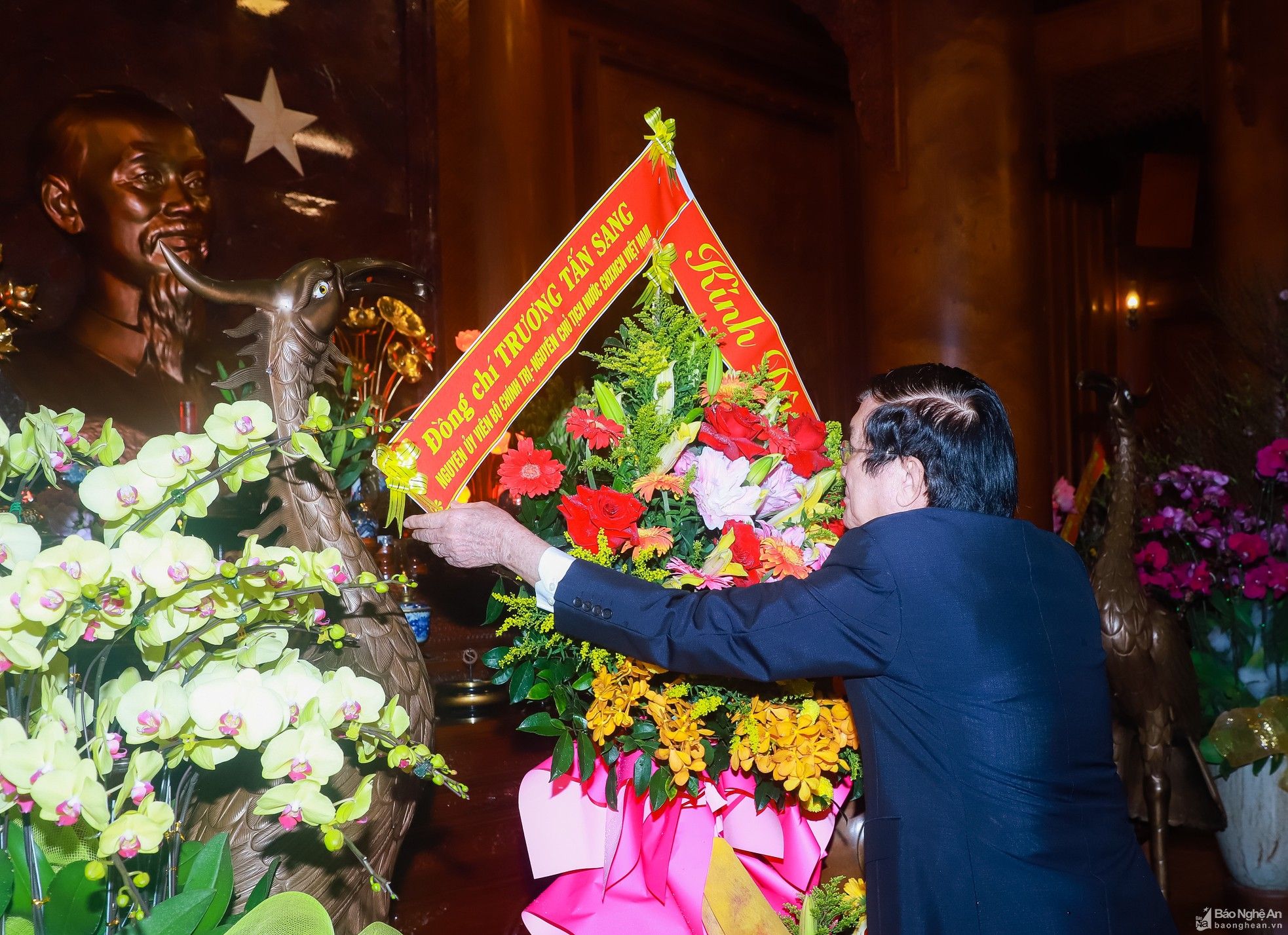 bna-nguyen-chu-tich-nuoc-truong-tan-sang-dang-hoa-tuong-niem-chu-tich-ho-chi-minh-8245--n4.jpg
