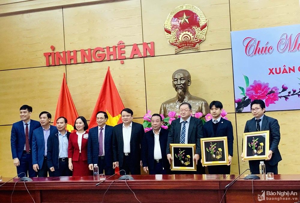 bna-trao-qua-anh-phu-huong-2831--n1.jpg